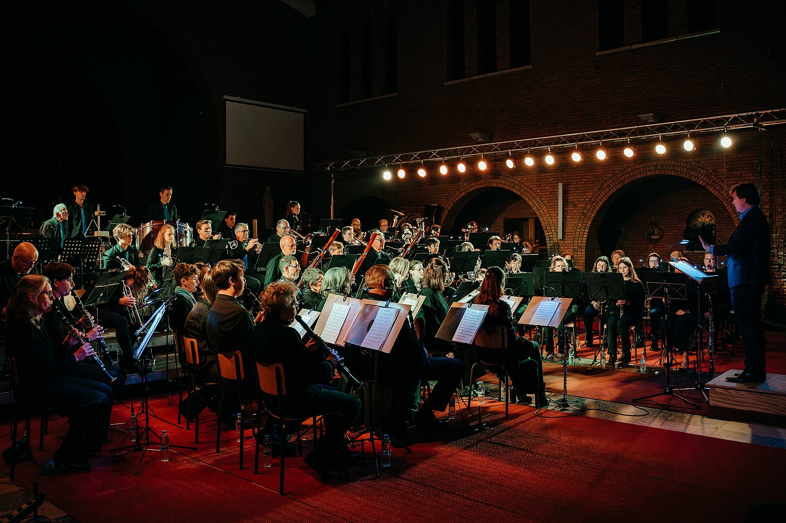 25/11/2023 Essentia presents SPOTLIGHT ©FotografILS