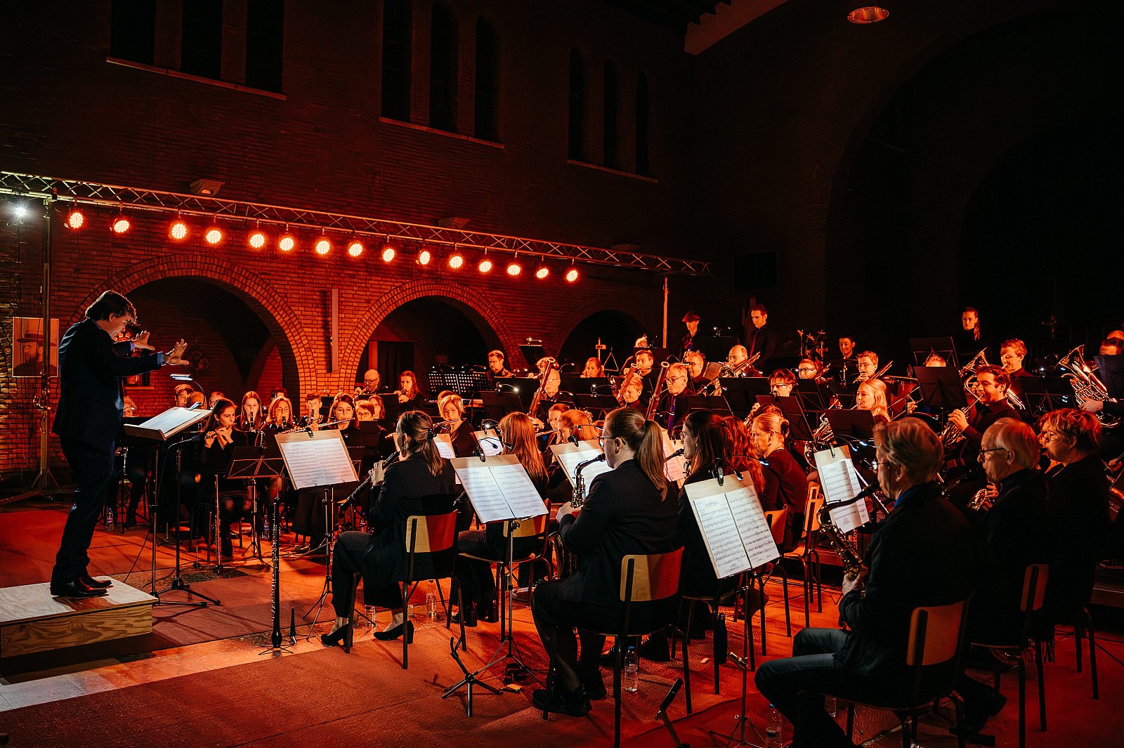 25/11/2023 Essentia presents SPOTLIGHT ©FotografILS