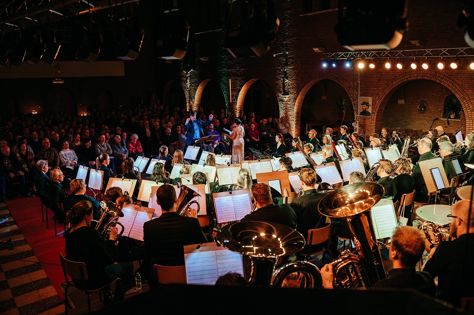 25/11/2023 Essentia presents SPOTLIGHT ©FotografILS