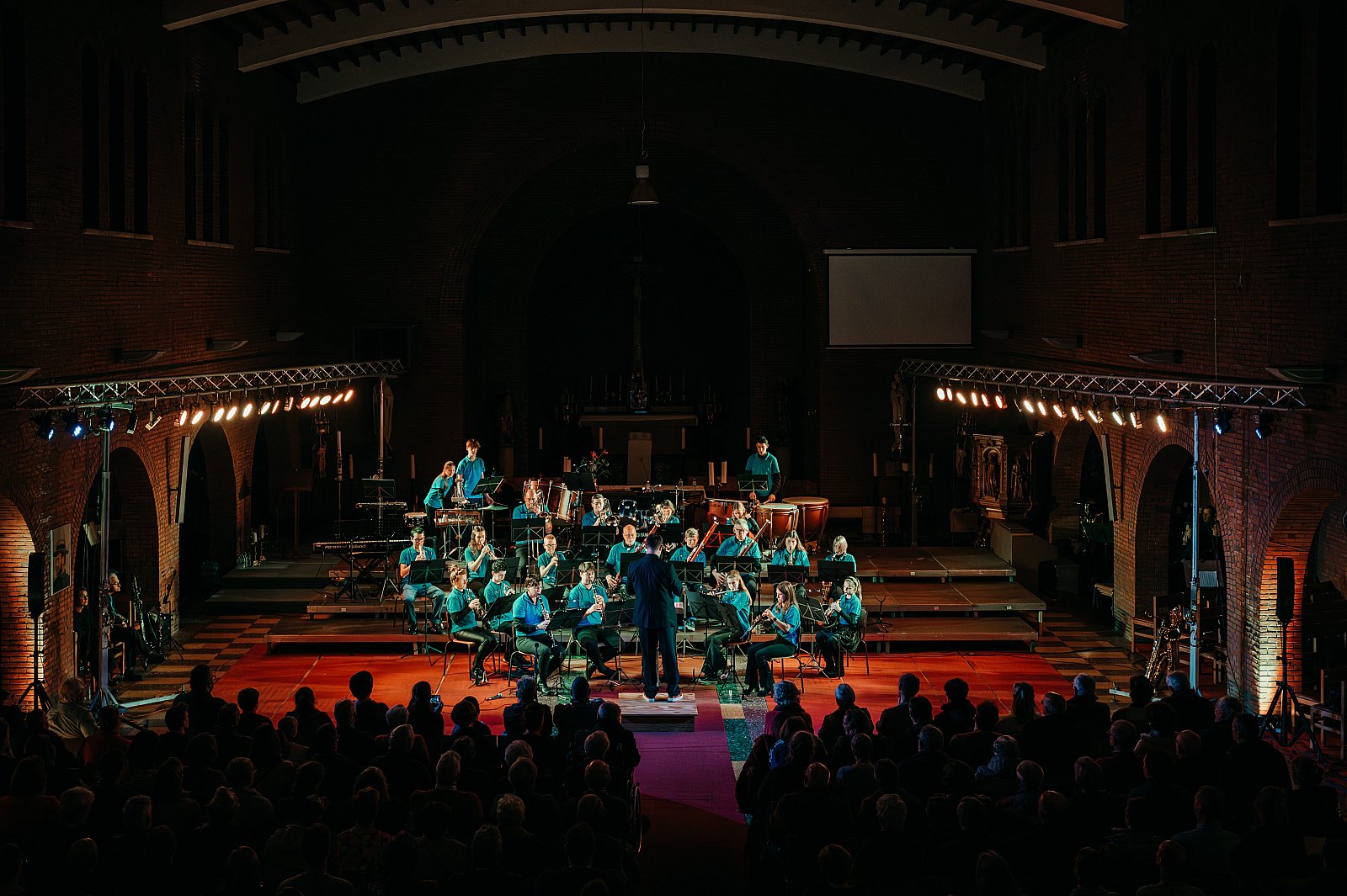 25/11/2023 Essentia presents SPOTLIGHT ©FotografILS